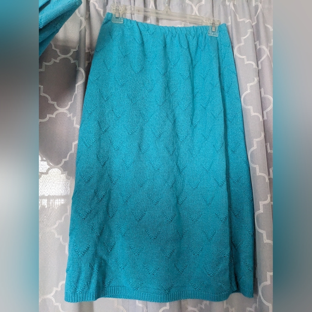 Vintage 80s knit to and matching skirt - Picture 2 of 6